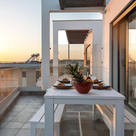 Sunny Penthouse Apartment Ferrel  Exterior foto